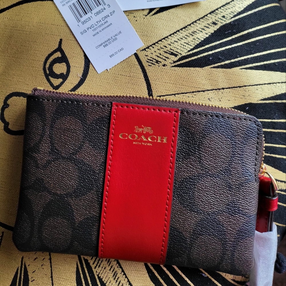 Coach NWT sig corner zip DrkBrwn and Red wristlet Brand New, beautiful color com